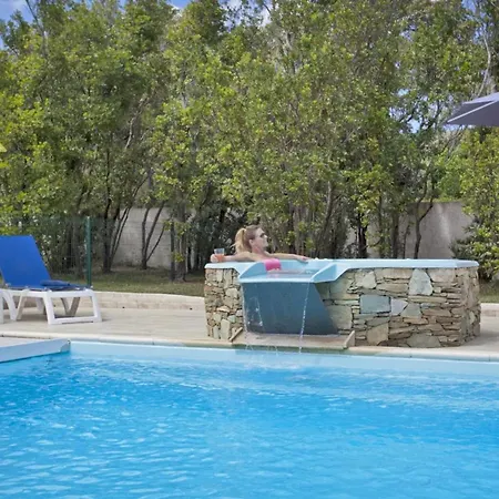 Maison Familiale Avec Piscine A *