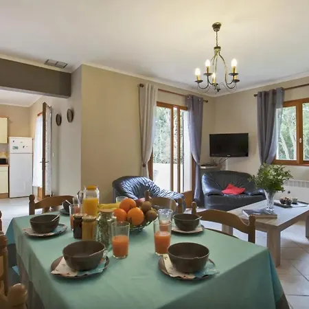 펜션 Maison Familiale Avec Piscine A