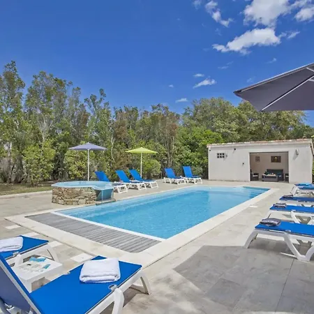 Ferienhaus Maison Familiale Avec Piscine A Pietracorbara